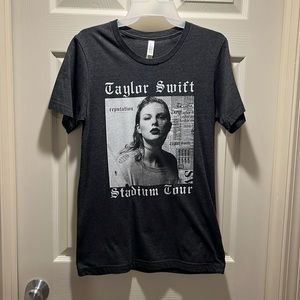 Taylor swift stadium reputation tour size small tshirt
